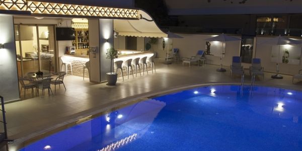 Pool Bar
