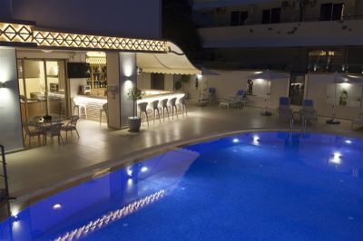 Pool Bar