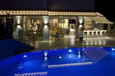 Pool Bar