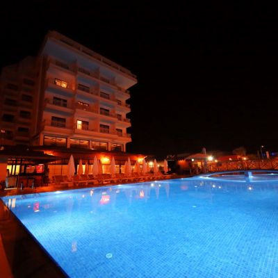 Restaurant & Bar