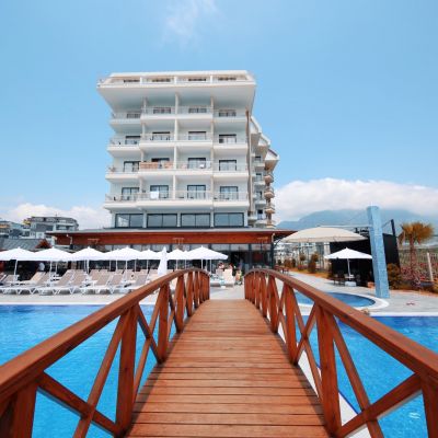Restaurant & Bar
